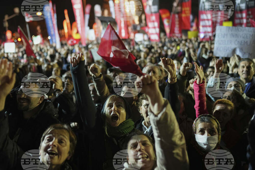 Another Night of Mass Protests in Istanbul in Support of Arrested Mayor Ekrem Imamoglu