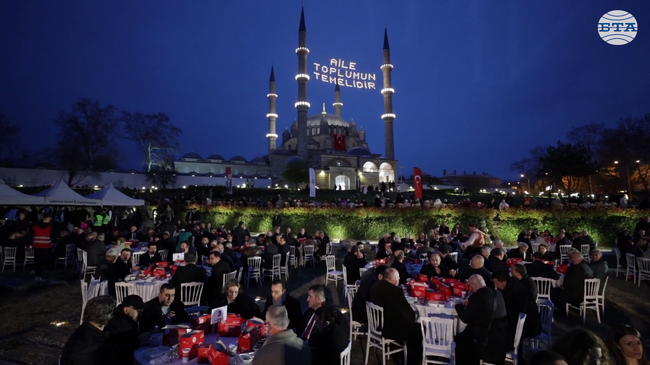 Вицепрезидентът на Турция Йълмаз присъства на ифтар с участието на 5000 души в Одрин