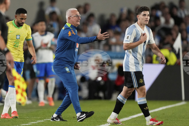 Старши треньорът на Бразилия Доривал Жуниор е уволнен