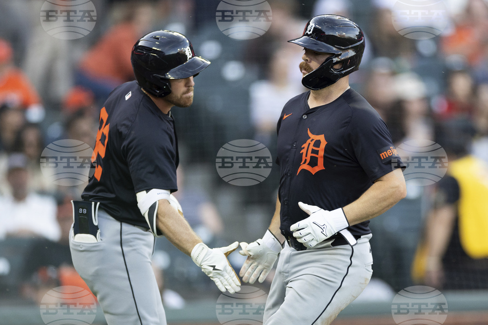 Tigers Giants Baseball