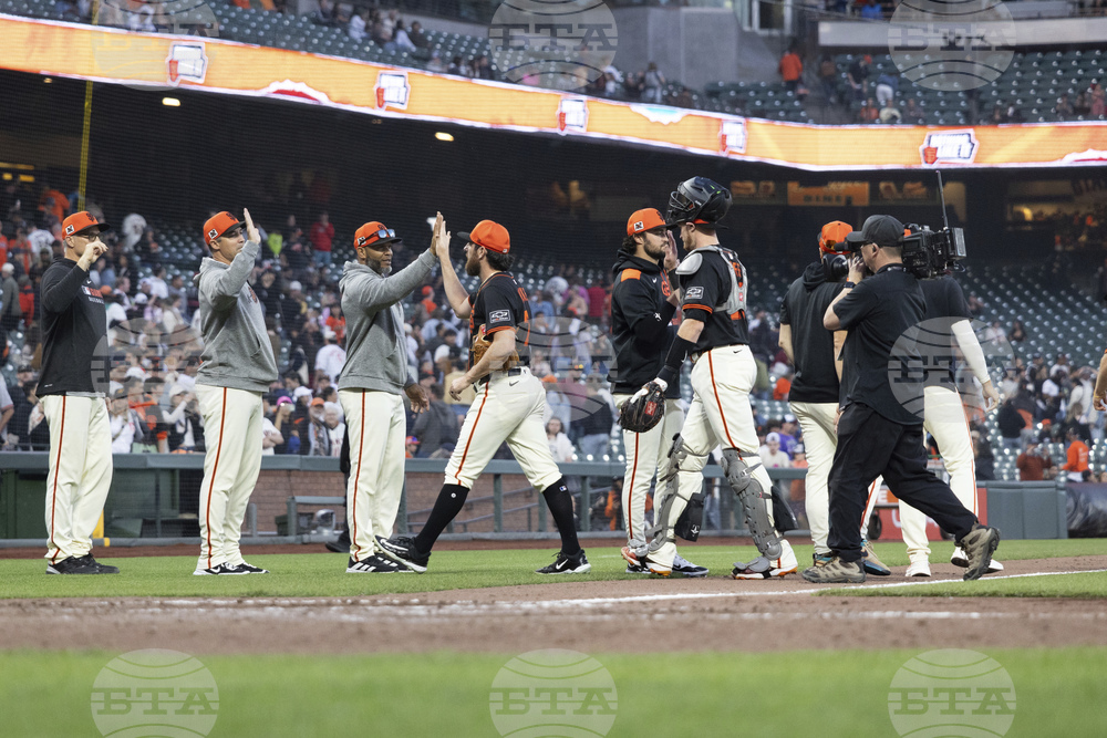 Tigers Giants Baseball