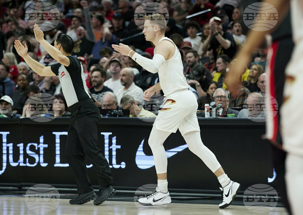 Cavaliers Trail Blazers Basketball