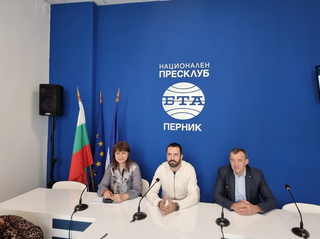 Пресконференция за обявяване на инициативата "Спортувай с президента" в Перник на 25 април