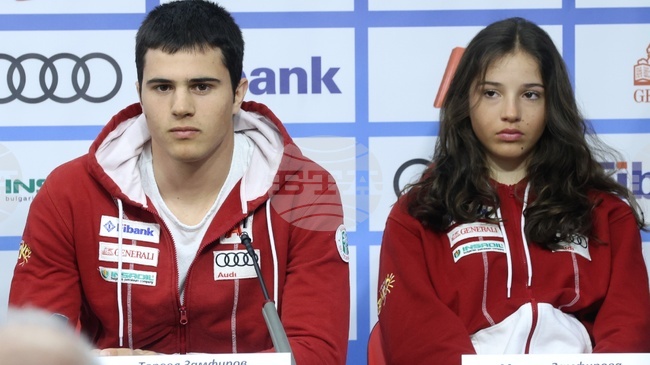 Четирима българи преодоляха квалификациите в паралелния слалом от Световната купа по сноуборд за мъже и жени в Давос