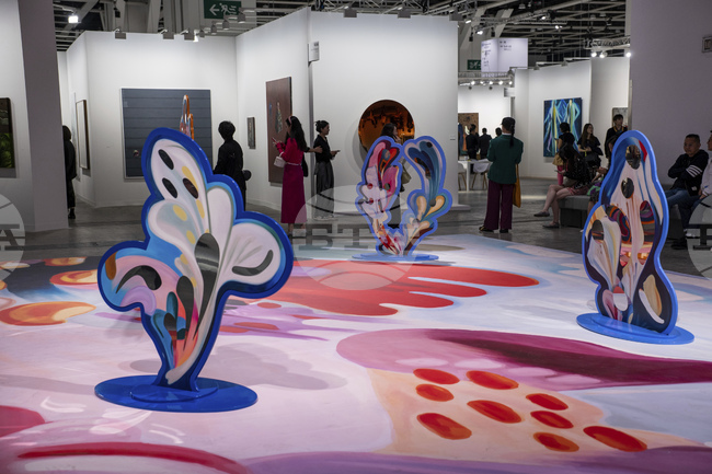 Изложението „Арт Базел" в Хонконг представя 240 галерии от над 40 държави и региона