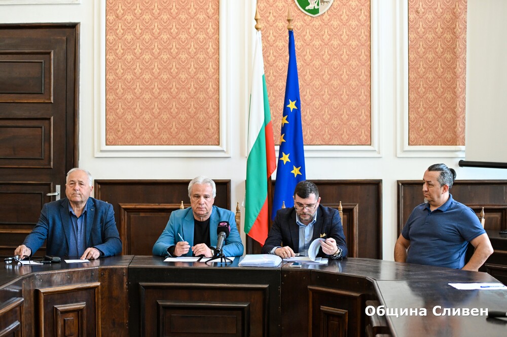 Община Сливен: Местният парламент ще гласува промяна в една от общинските наредби и в правилника за работата на градската мобилност