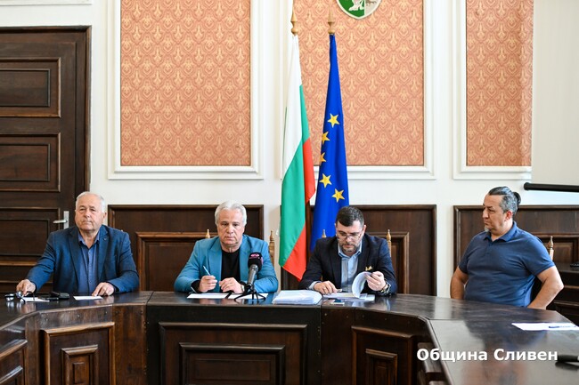 Община Сливен: Местният парламент ще гласува промяна в една от общинските наредби и в правилника за работата на градската мобилност