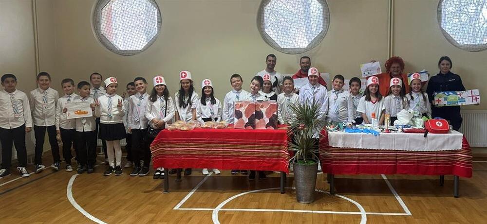 Ученици от Самоков преминаха обучение за оказване на първа долекарска помощ