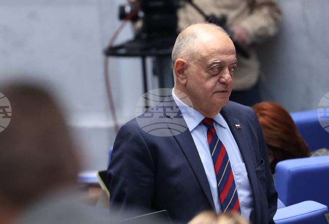 От следващите президентски избори зависи накъде и по какъв начин ще се развива България, каза ген. Атанас Атанасов