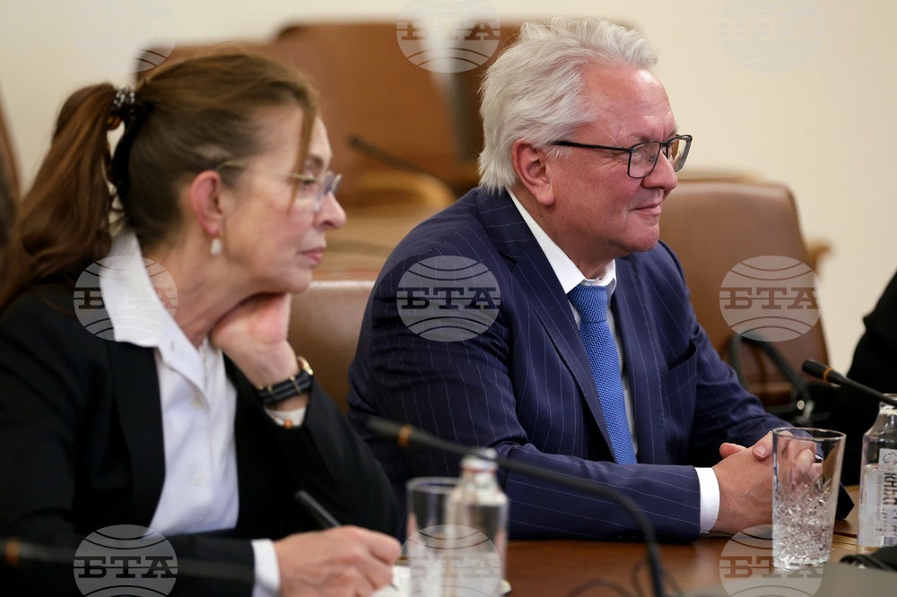 Министерски съвет - Росен Желязков - Армин Папергер - среща