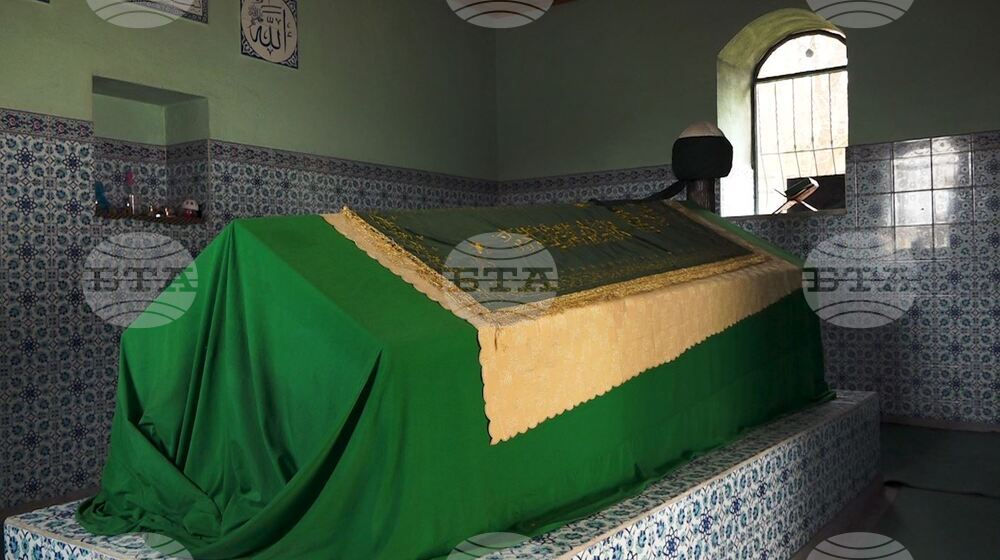 Православен храм - "Св. пророк Илия" - гробница "Тюрбето"