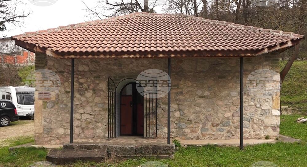 Православен храм - "Св. пророк Илия" - гробница "Тюрбето"