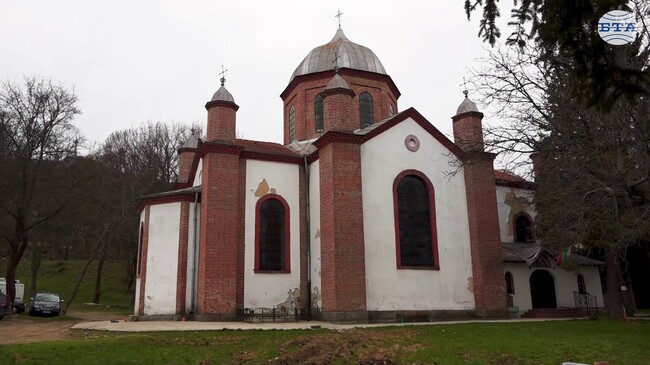 Постът е благоприятно време за спечелване на духовни добродетели, казаха пред БТА протойерей Дилян Цветков и председателят на ВМС Ведат Ахмед