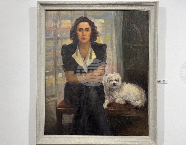 Автопортрети на художничката Мара Чорбаджийска са показани в изложба в Казанлък