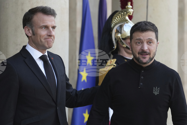  Зеленски пристигна в Париж 