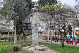 Стара Загора - поднасяне на венци и цветя - Ден на Тракия