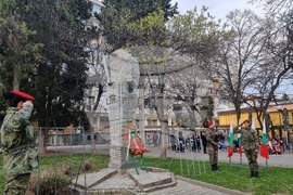 Стара Загора - поднасяне на венци и цветя - Ден на Тракия