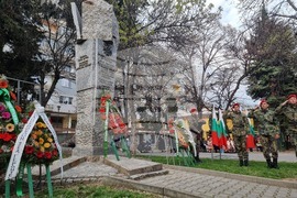 Стара Загора - поднасяне на венци и цветя - Ден на Тракия