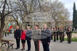 Стара Загора - поднасяне на венци и цветя - Ден на Тракия