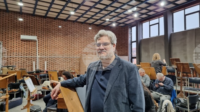 Най-добрият валдхорнист в света ще бъде един от солистите на концерта „Палитра на епохите“ на Симфониета Враца, каза диригентът на концерта