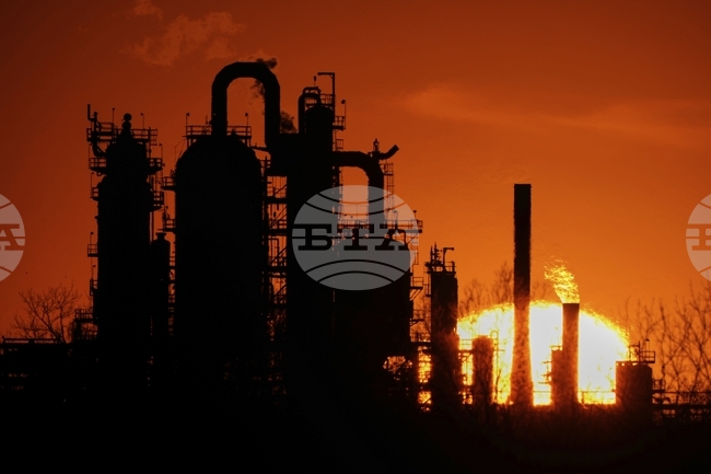 Петролът поскъпва на фона на надеждите за край на правителствената блокада в САЩ