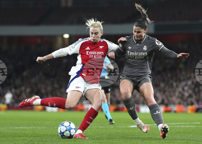 Арсенал (Лондон) и френският Олимпик (Лион) се класираха за полуфинал в женската Шампионска лига