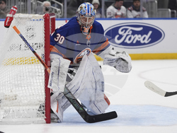 Canucks Islanders Hockey