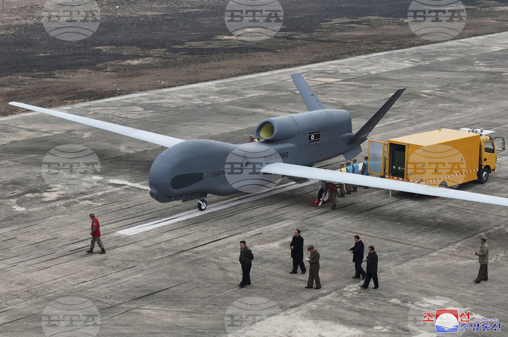 Ким Чен-ун инспектира нови дронове камикадзе