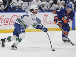 Canucks Islanders Hockey