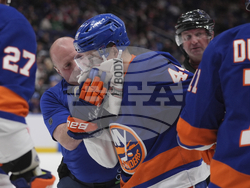 Canucks Islanders Hockey