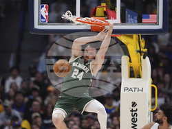 Bucks Nuggets Basketball