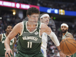 Bucks Nuggets Basketball