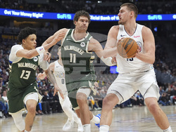 Bucks Nuggets Basketball