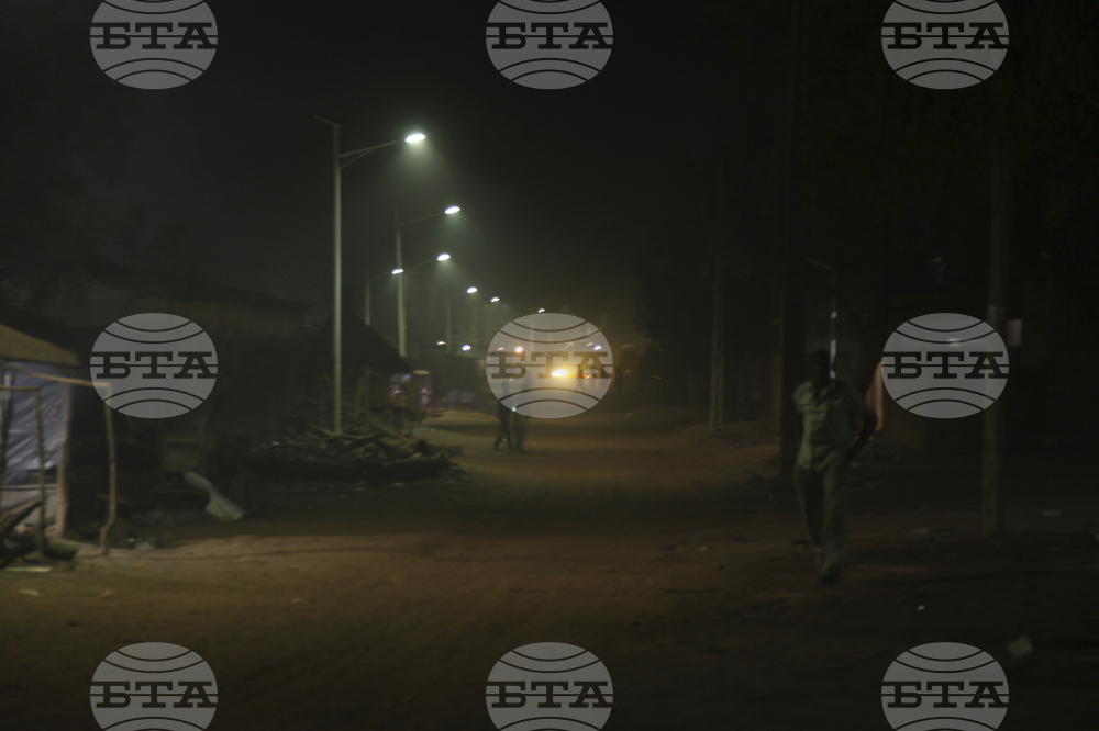 Франция намалява броя на дипломатическите си служители в Мали