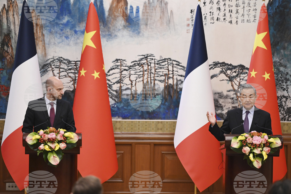 Китай и Франция ще проведат стратегически и икономически диалози на високо равнище тази година