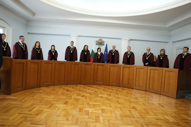 Constitutional Court to Consider President's Challenge of Parliament Chair's Rejection of His National Referendum Proposal