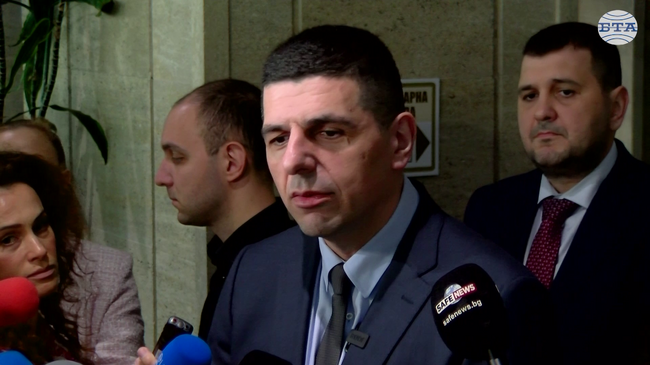 Имаме сериозни изисквания какви ангажименти да поеме България на Срещата за мира и сигурността за Украйна, каза Ивайло Мирчев от ПП-ДБ