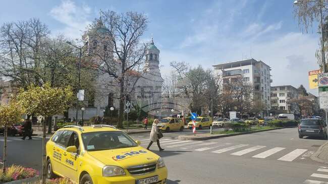 Запазва се броят на такситата, които ще работят в община Стара Загора