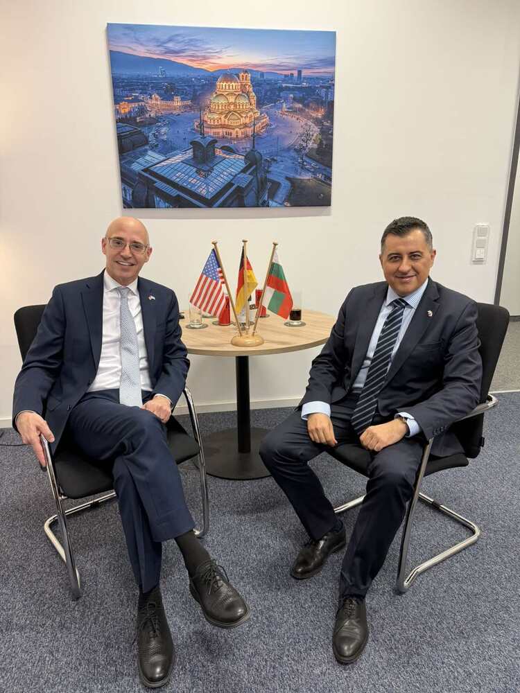 Българският генерален консул в Мюнхен Стефан Йонков се срещна с генералния консул на САЩ в града Джеймс Милър