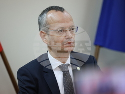 Благоевград - Георги Динев - Методи Байкушев - договор - пресконференция