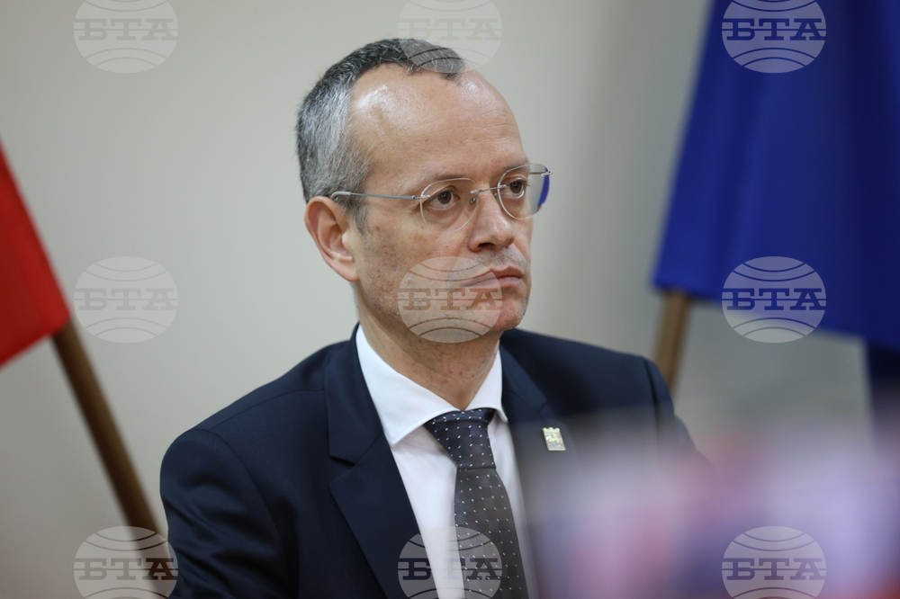 Благоевград - Георги Динев - Методи Байкушев - договор - пресконференция