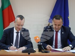 Благоевград - Георги Динев - Методи Байкушев - договор - пресконференция