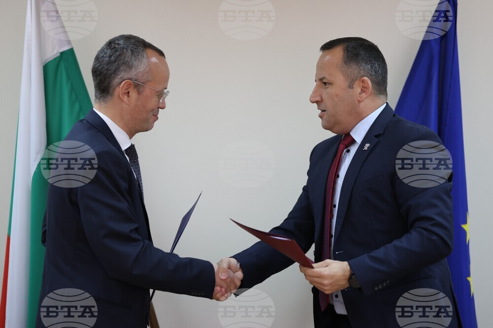 Благоевград - Георги Динев - Методи Байкушев - договор - пресконференция