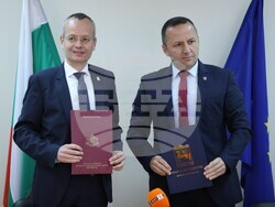 Благоевград - Георги Динев - Методи Байкушев - договор - пресконференция