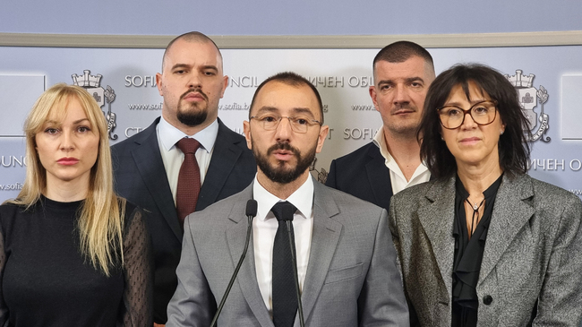 Директорът на Столичното предприятие за третиране на отпадъци Николай Савов възможно най-бързо трябва да си подаде оставката, заявиха от ГЕРБ-СДС в СОС