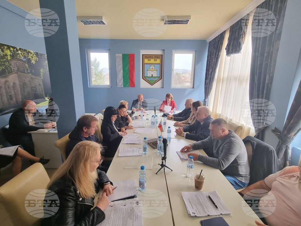 Общинският съвет в Земен прие да бъде извършено застраховане на четири имоти - частна общинска собственост, срещу природни бедствия