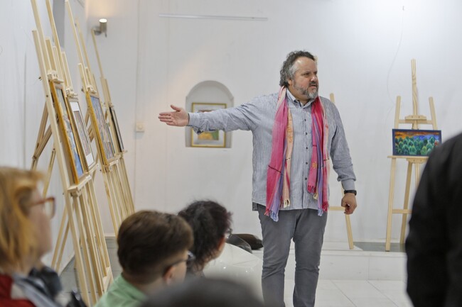 Калин Терзийски представи изложба живопис и новата си книга "Мрачният месец юли" в Свиленград