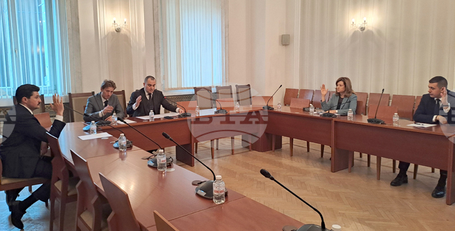 Ресорната парламентарна подкомисия ще поиска от мобилните оператори да представят решение по проблемите в отношенията им с потребителите 