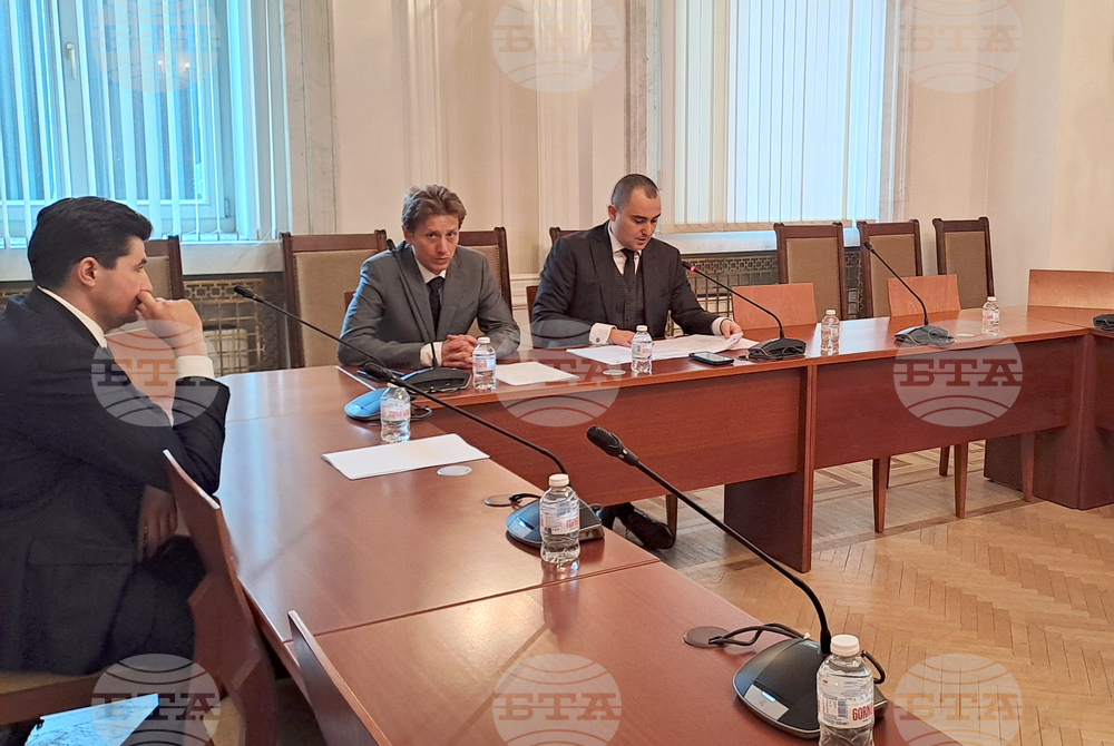 Парламент - постоянно действаща подкомисия