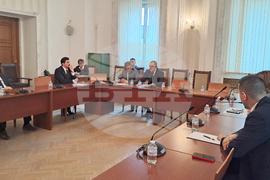 Парламент - постоянно действаща подкомисия